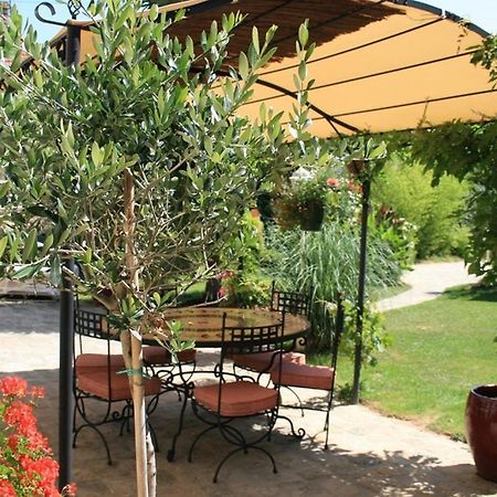 Chambres D'Hotes Le Petit Nailly Magny-les-Hameaux Εξωτερικό φωτογραφία