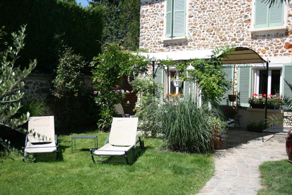 Chambres D'Hotes Le Petit Nailly Magny-les-Hameaux Εξωτερικό φωτογραφία